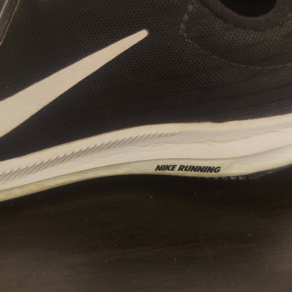 Nike Downshifter 8 Running Shoes Sneakers Black size 5.5 - Picture 6 of 9